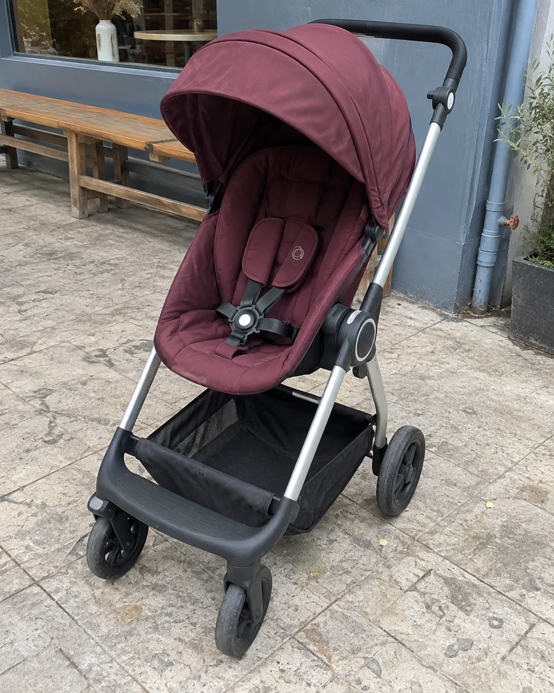 Stokke Scoot stroller in burgundy fabric